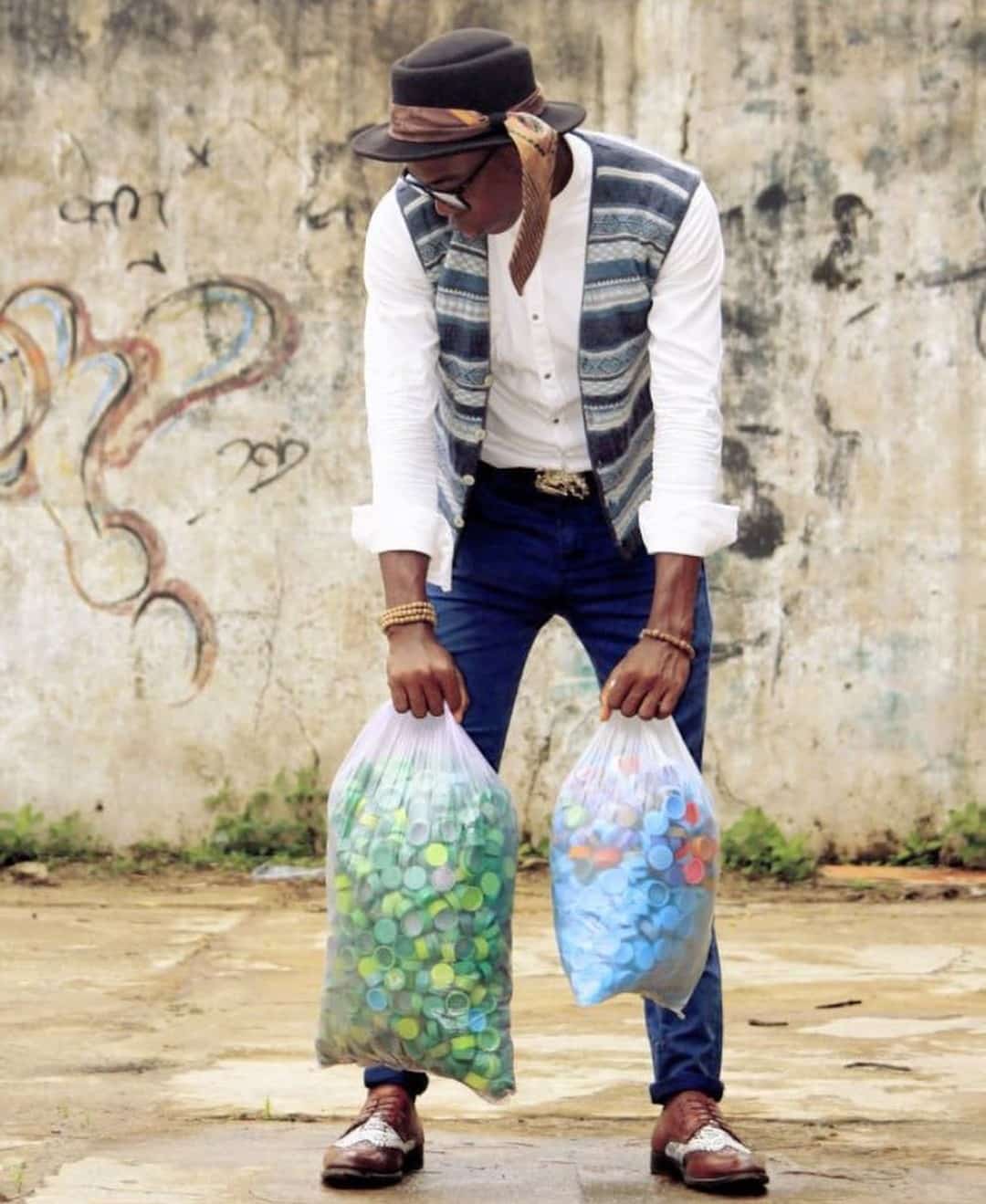 UNIBEN student uses over 6000 bottle covers to make a portrait of his VC