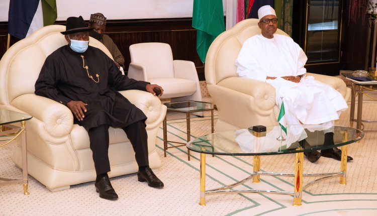 BREAKING: President Buhari And Goodluck Jonathan In Secret Talks At The Villa