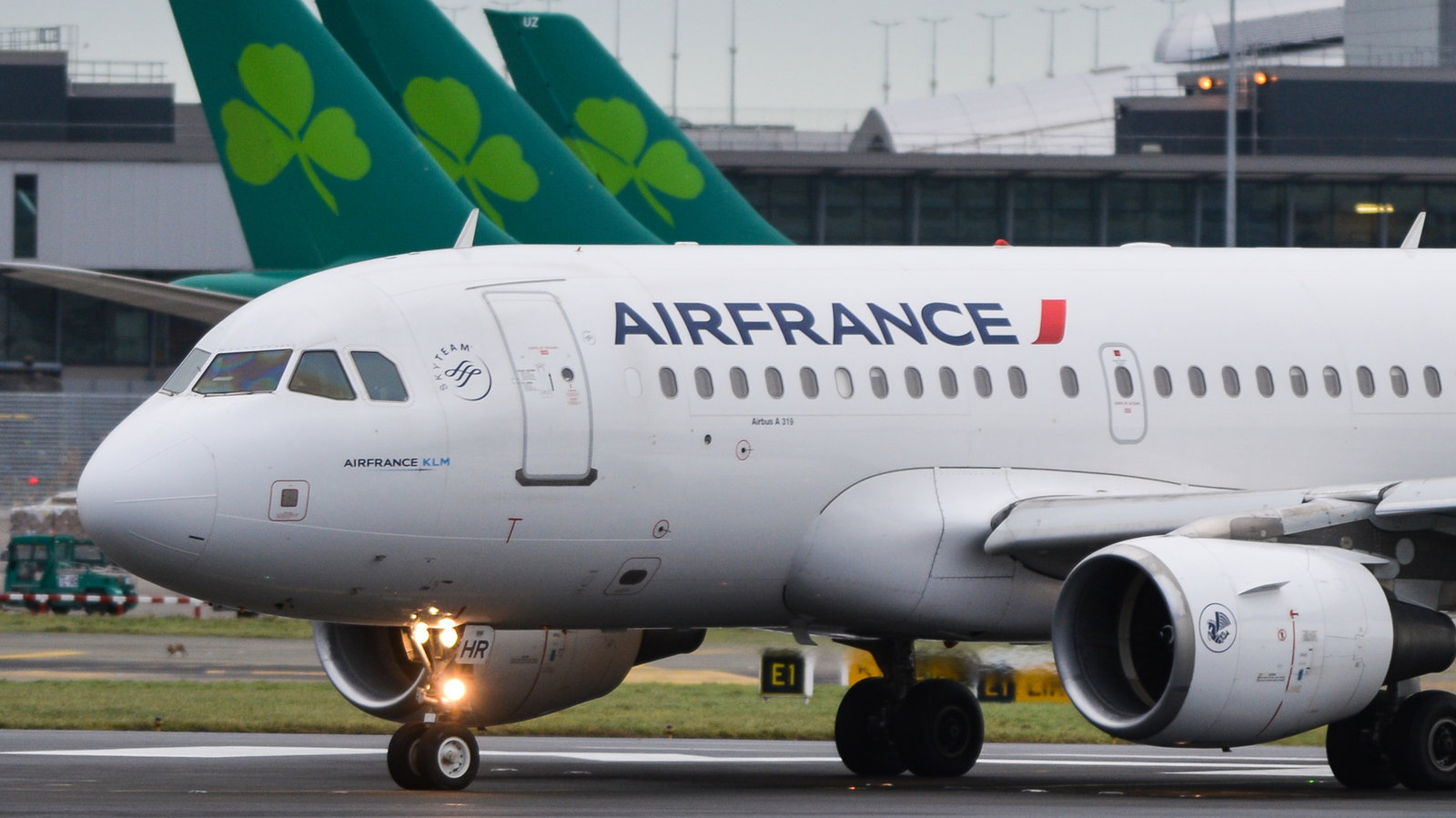 Buhari-Led Government Bars Air France, Lufthansa, Others From Flying To Nigeria