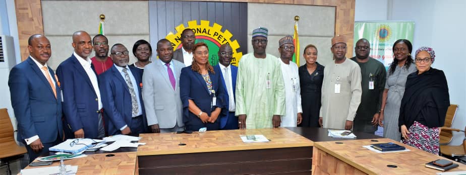 The Group Managing Director of the Nigerian National Petroleum Corporation (NNPC), Mallam Mele Kyari (middle) flanked by members of the Board of the NNPC Greenfield Refinery Limited (NGRL)